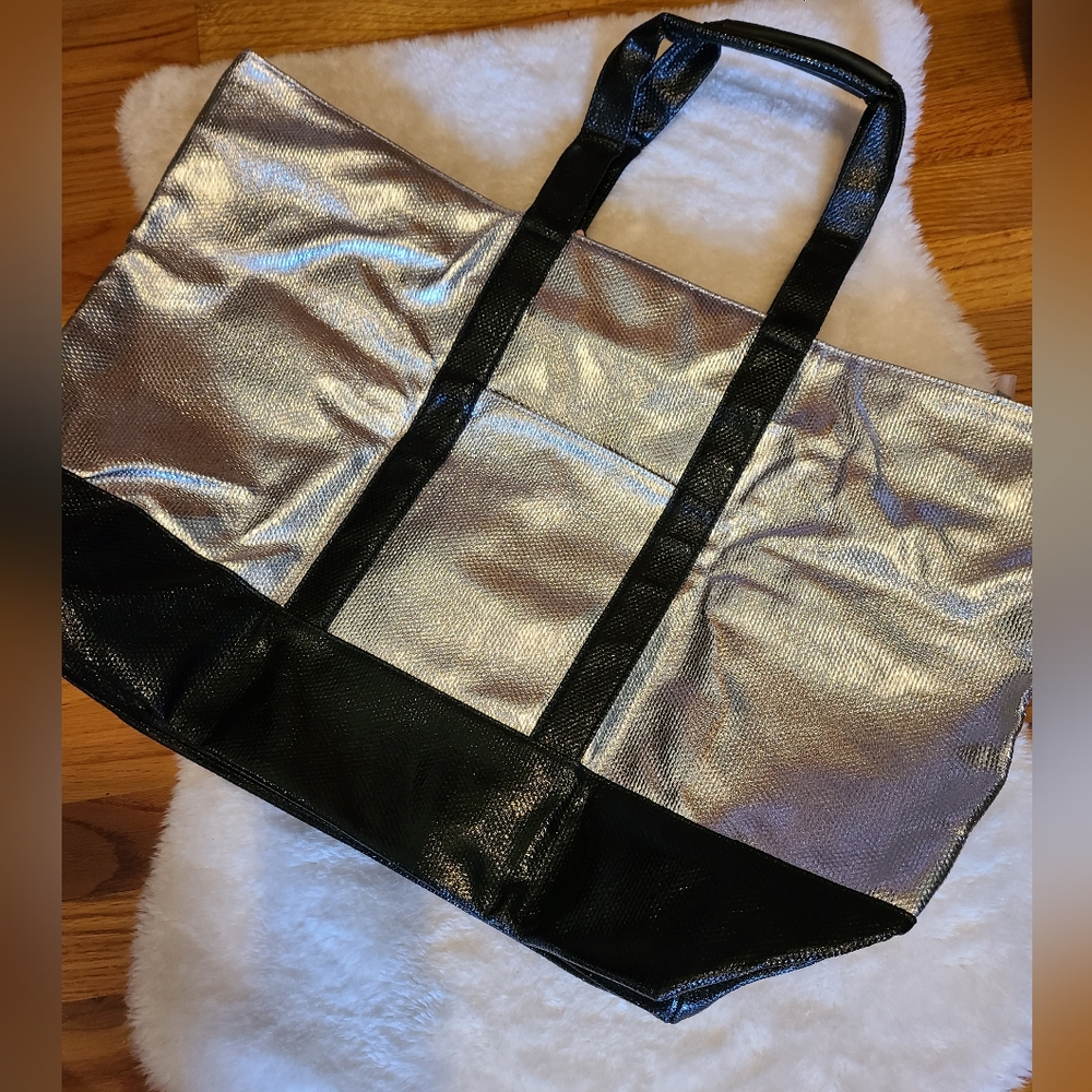 Victoria's Secret Tote Bag - Picture 4 of 5